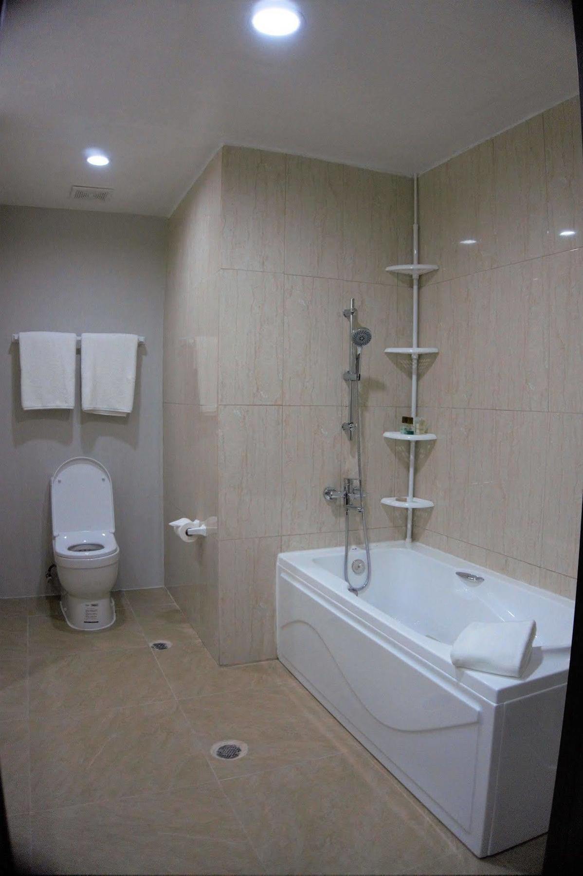One Pacific Hotel Tamuning Exterior foto